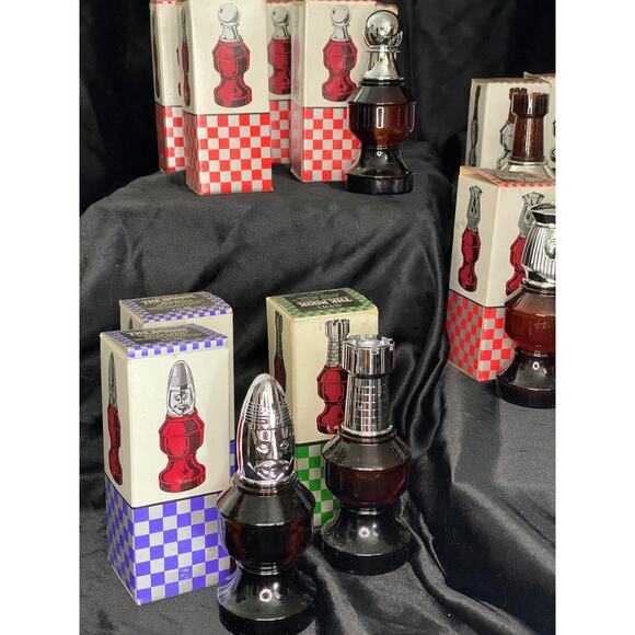 Vintage 1970's Avon Cologne Chess Pieces with Boxes, Chess Set, 19 pieces - Picture 2 of 6